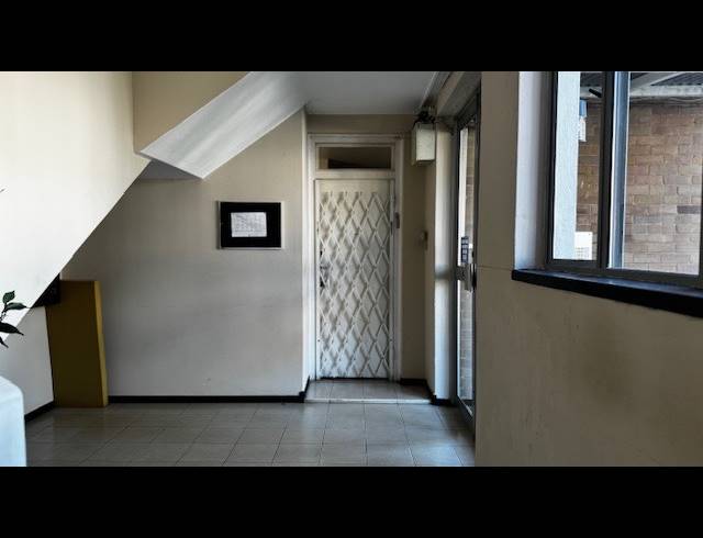 1.5 BEDROOM APARTMENT FOR SALE IN ESSENWOOD